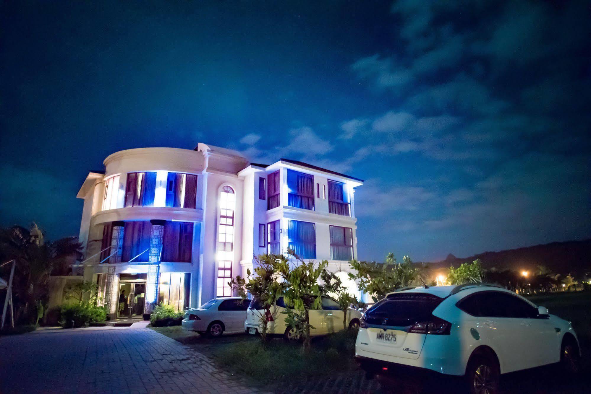 Dufa Luxury Manor Bed & Breakfast Hengchun South Gate Exterior photo